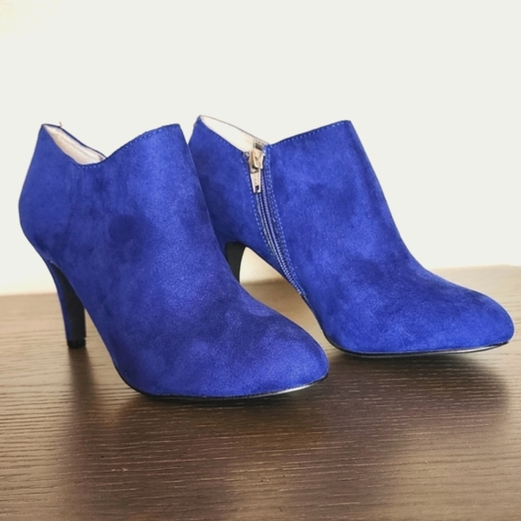Style & Co. Shoes - Style & Co. Blue Faux Suede Heels - Size 8